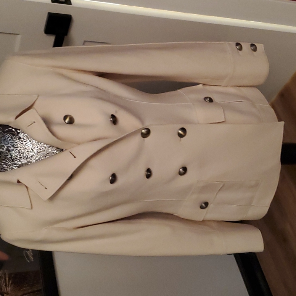 Beautiful Cream Wool/Cashmere Jacket with a vintage flare